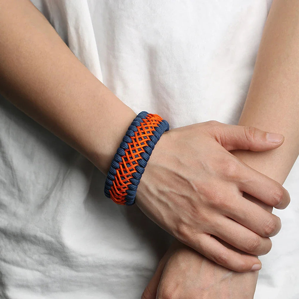 Loyal To The Realms – Handmade 7-Core Paracord Bracelet