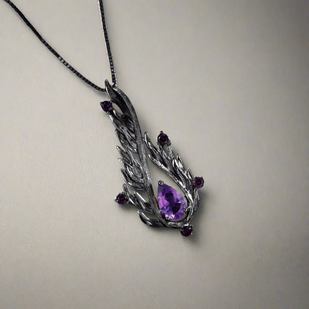 Flames Of Hel - 925 Sterling Silver Necklace inlaid with Natural Amethysts